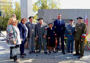 Przy pomniku Armii Krajowej