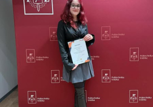 Weronika Wentel z certyfikatem laureata PŁ