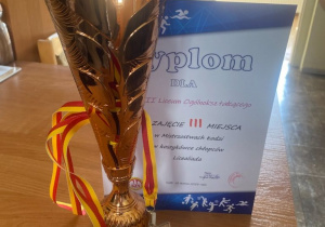 Puchar i dyplom za trzecie miejsce